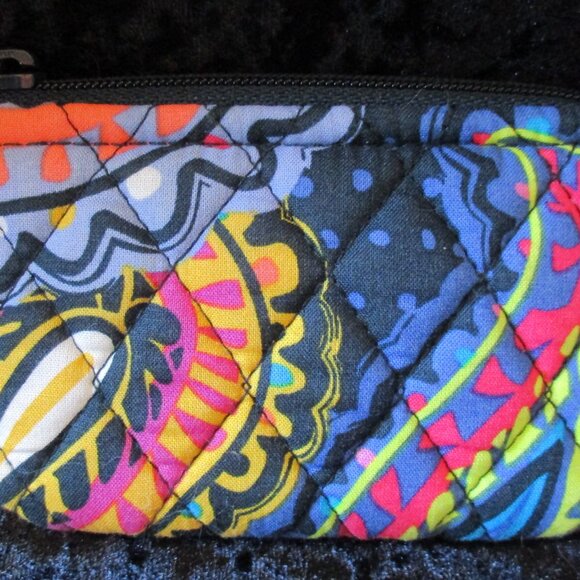 NWOT Vera Bradley Bold Paisley Quilted Zippered Coin Purse with Front Pocket - Picture 2 of 5